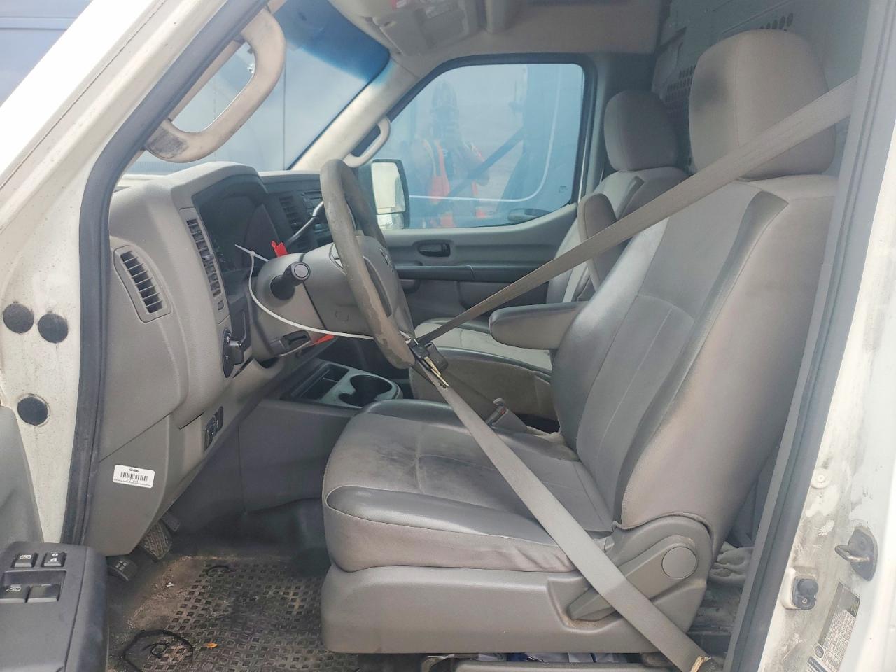 Nissan Nv