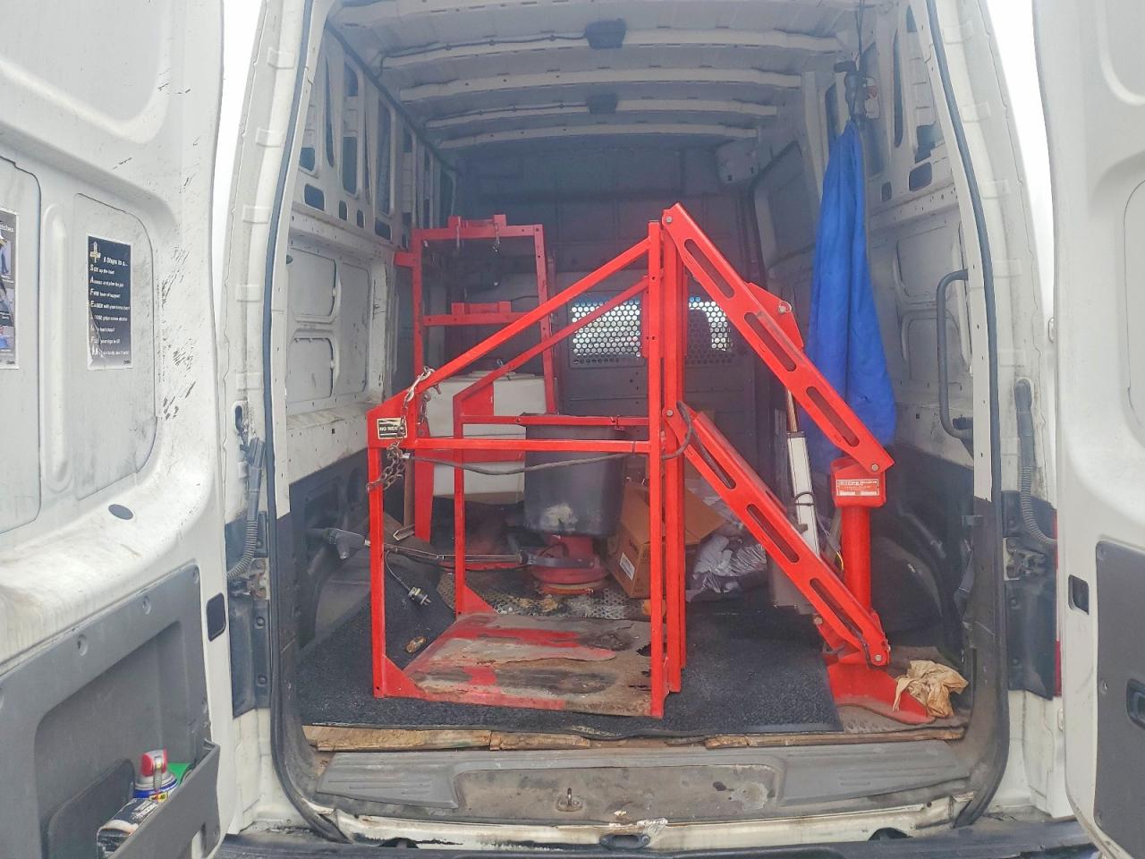 Nissan Nv