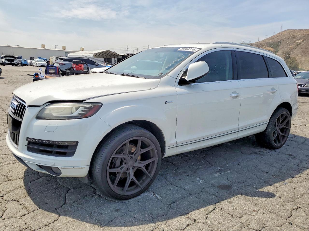 Salvage Audi Q7 Image