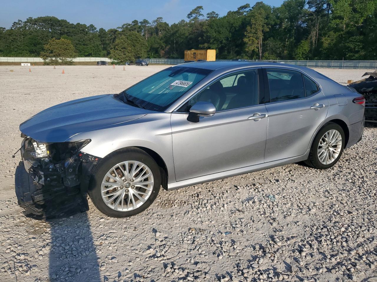 Salvage Toyota Camry Image