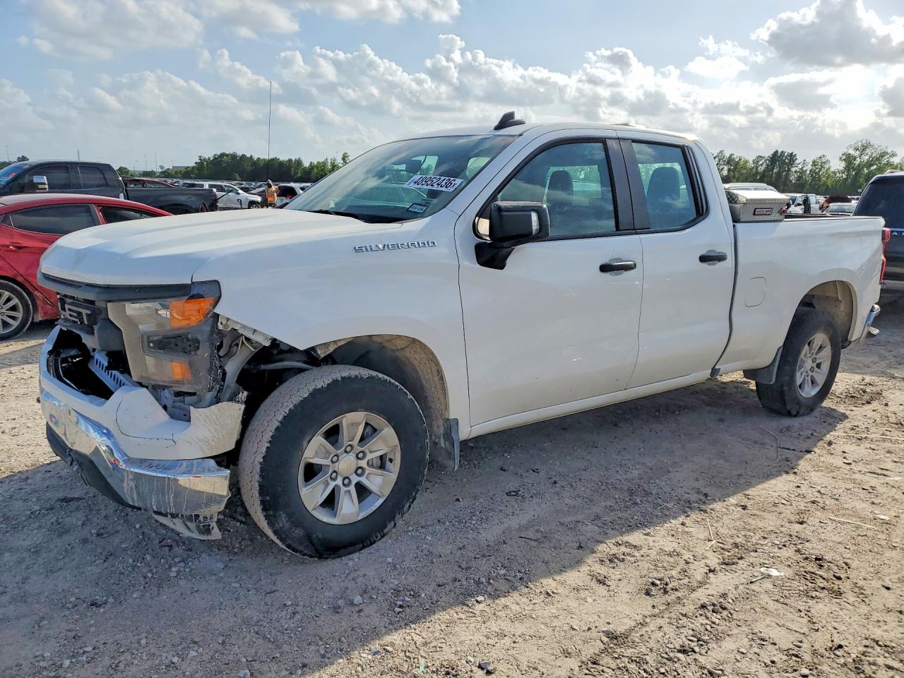 Salvage Chevrolet Silverado Image