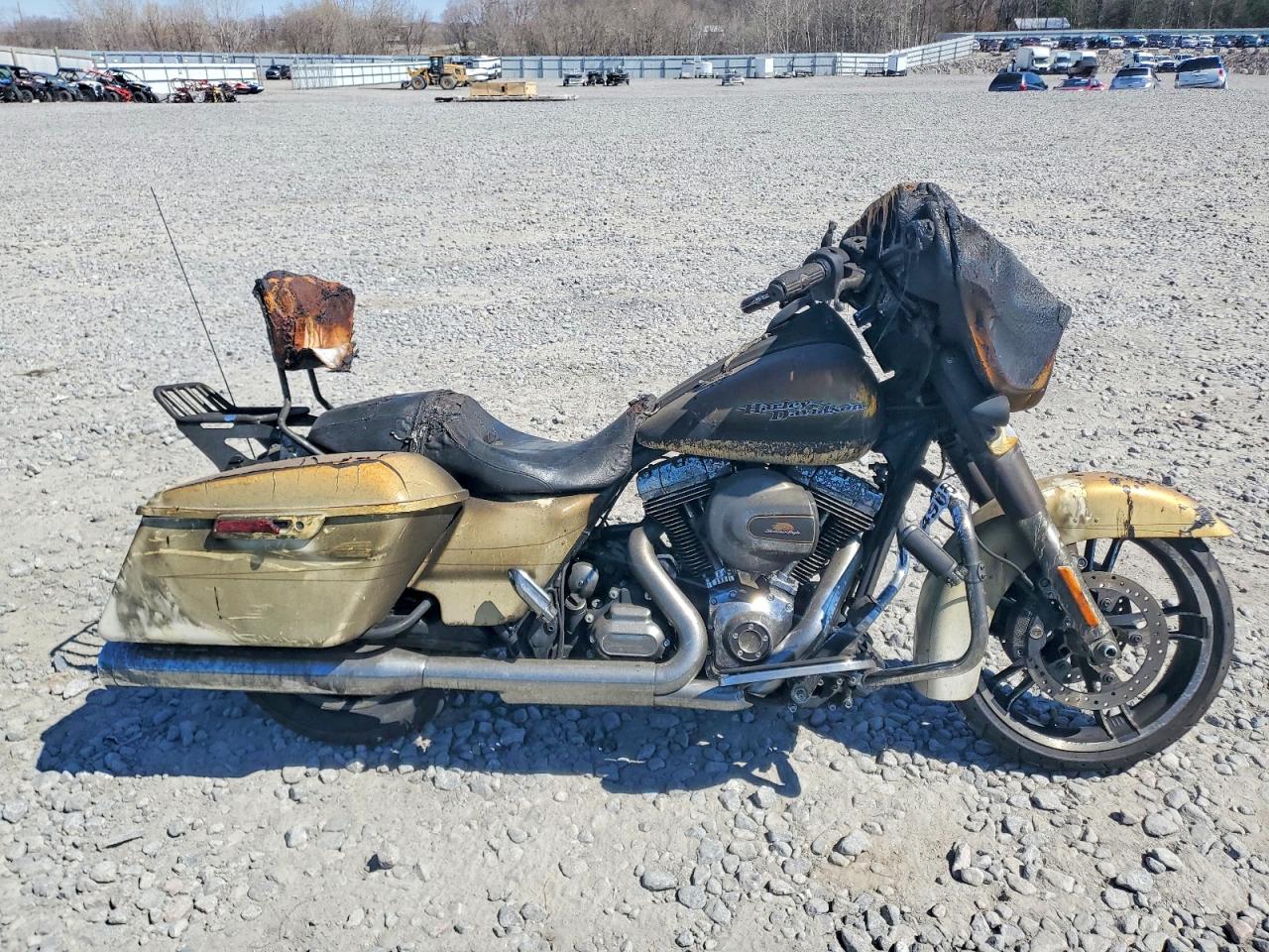 Salvage Harley-Davidson Fl Image