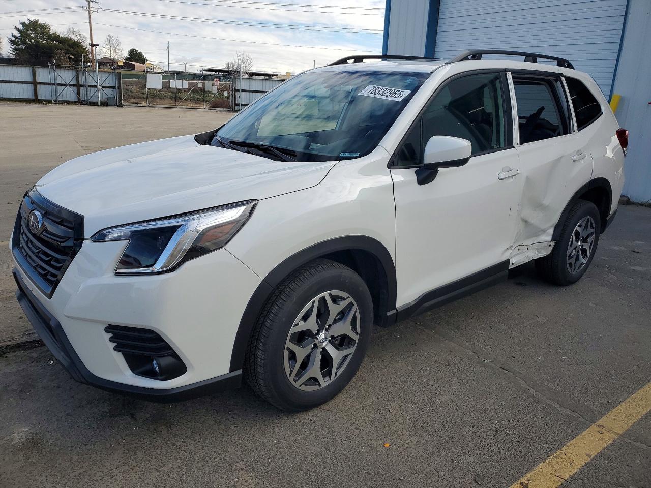 Salvage Subaru Forester Image