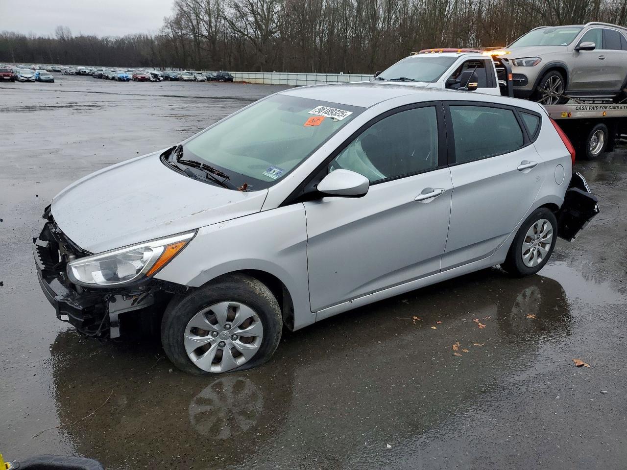 Salvage Hyundai ACCENT Image