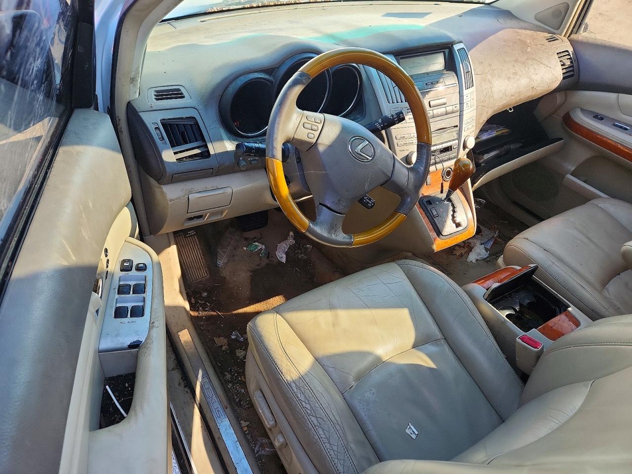 Lexus RX Base