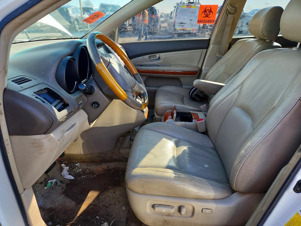 Lexus RX Base
