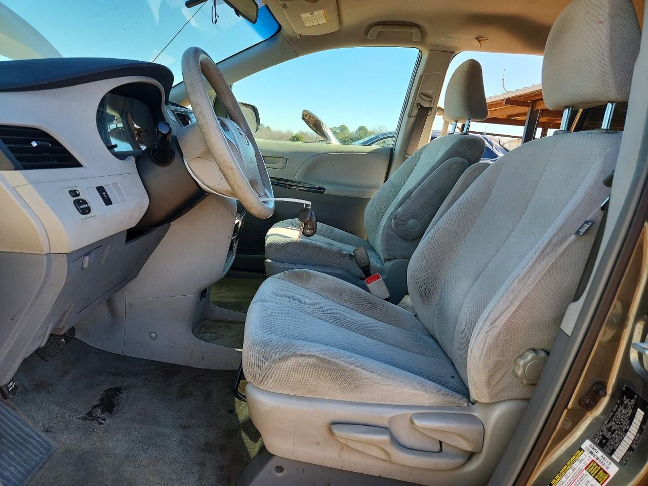 Toyota Sienna Base