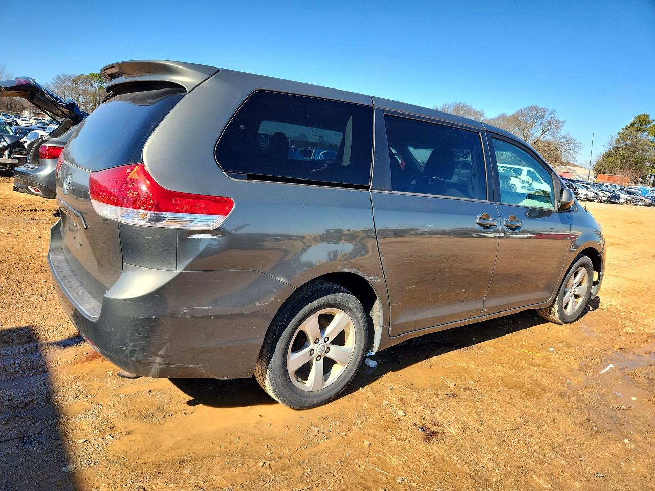 Toyota Sienna Base