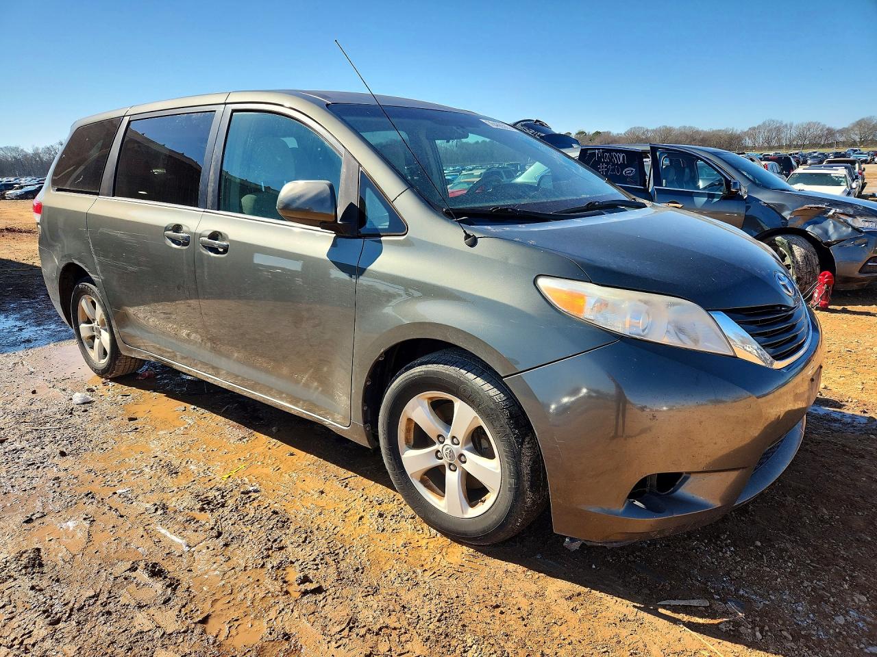 Toyota Sienna Base