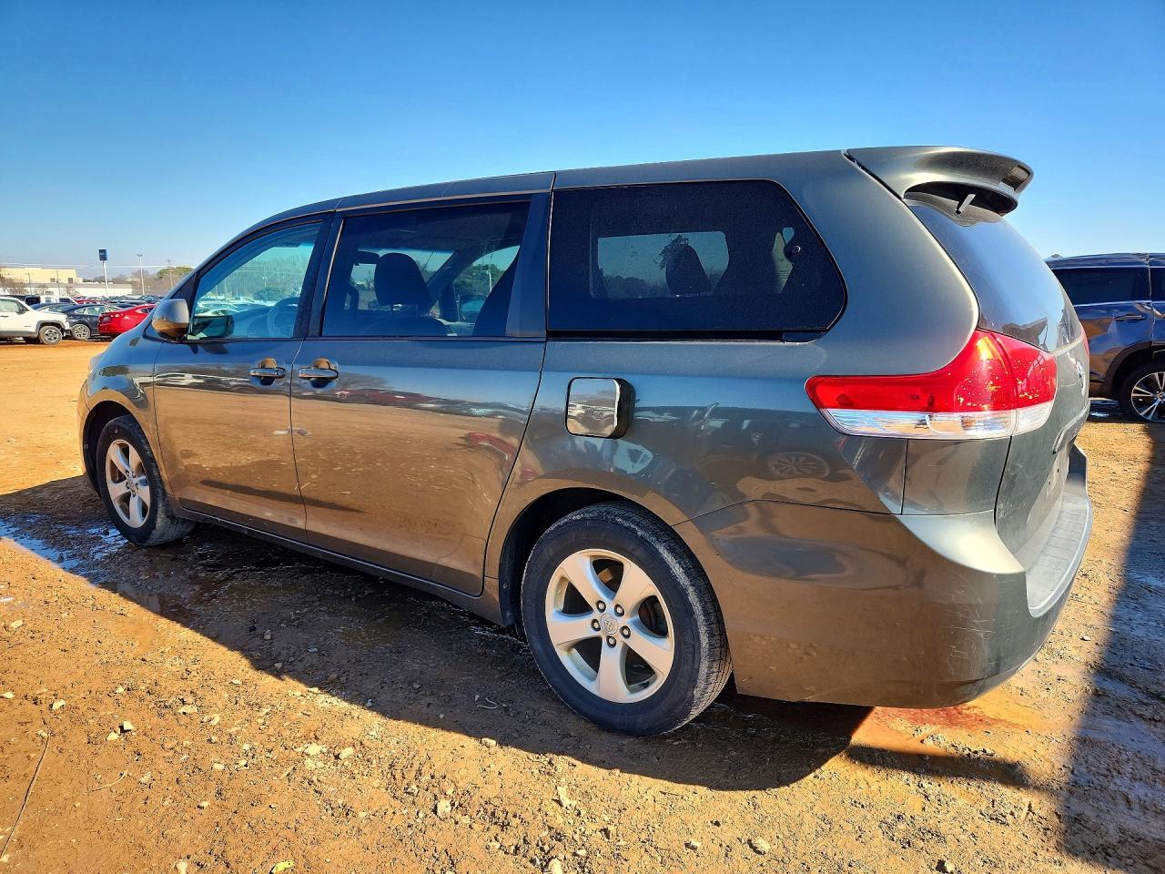 Toyota Sienna Base