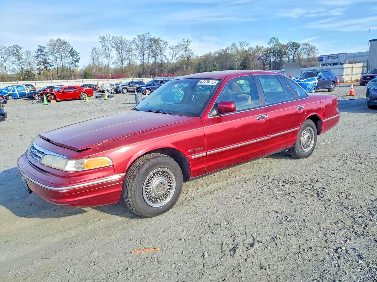 Salvage Ford Crown Vic Image