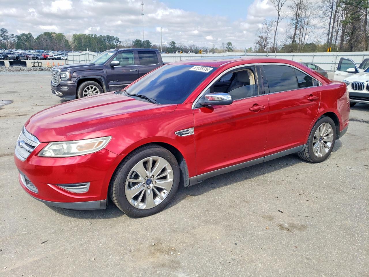 Salvage Ford Taurus Image