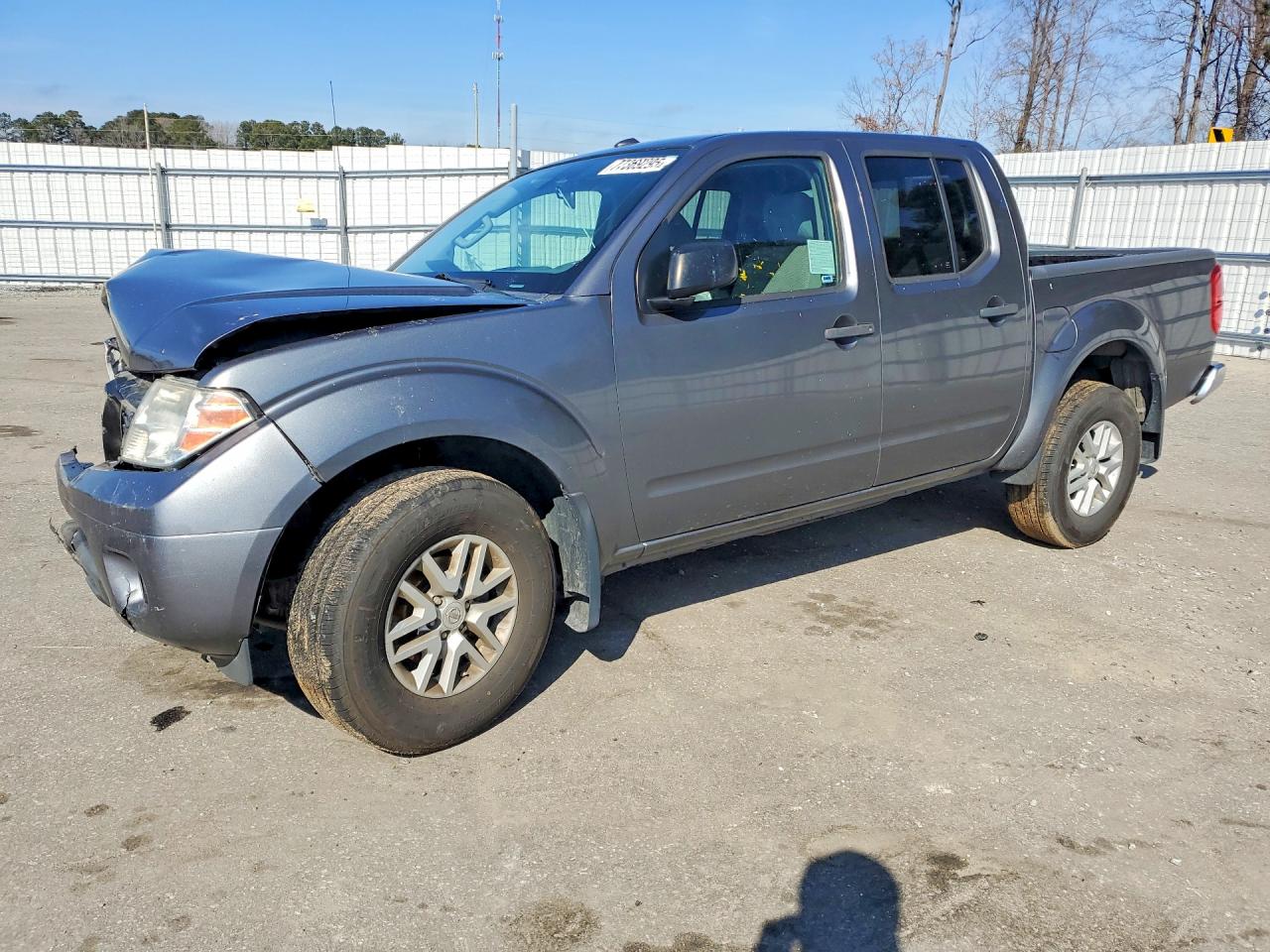 Salvage Nissan Frontier Image