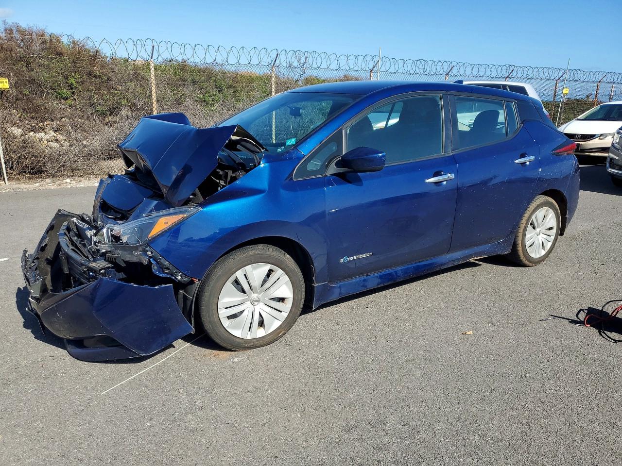 Salvage Nissan LEAF Image