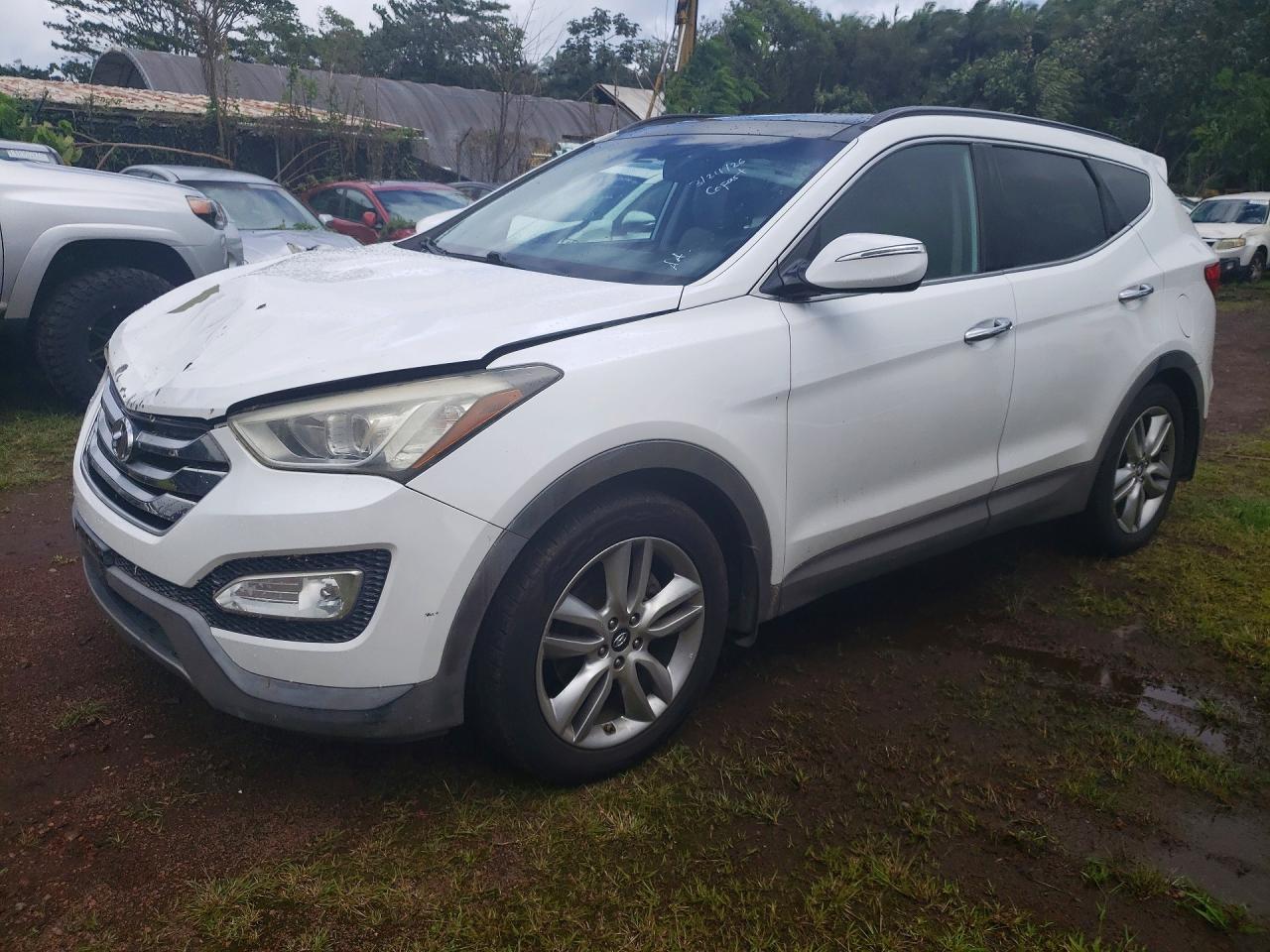Salvage Hyundai SANTA FE Image