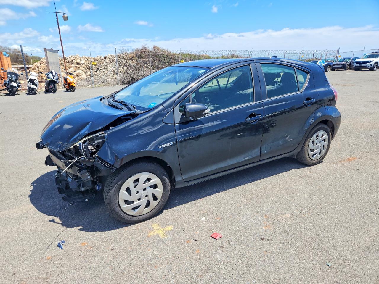 Salvage Toyota Prius Image