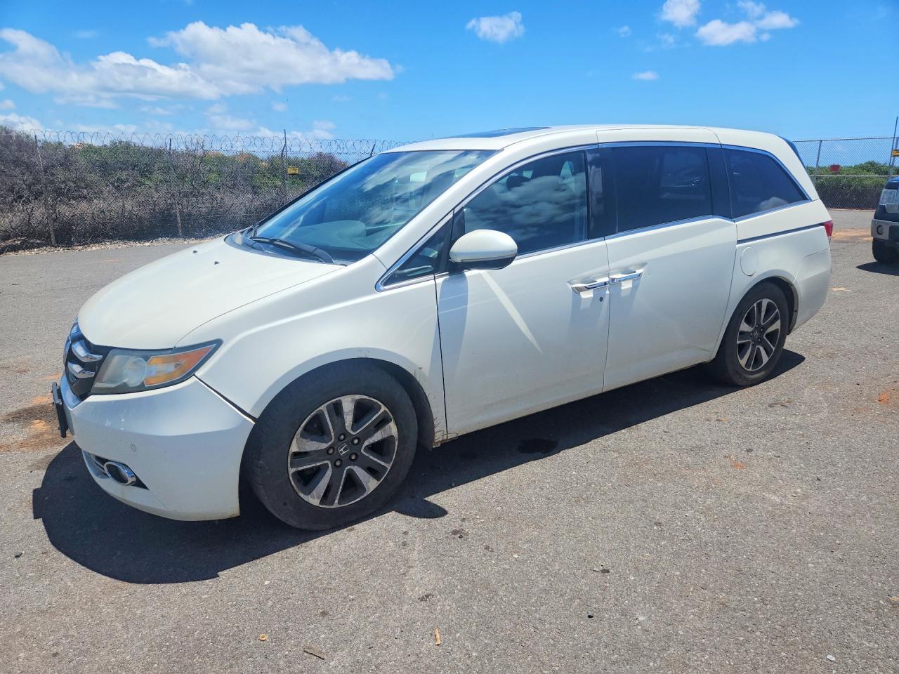 Salvage Honda Odyssey Image