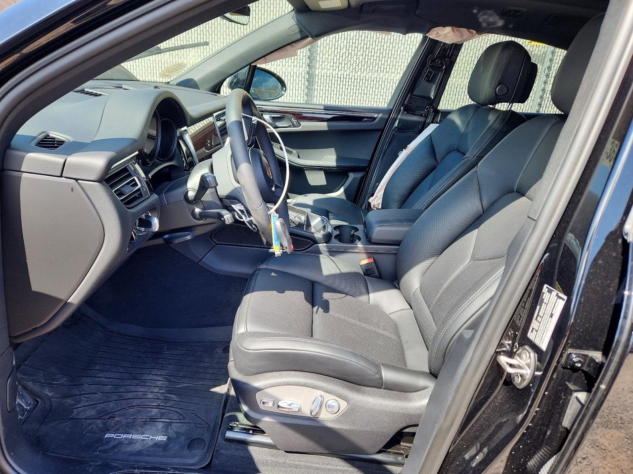 Porsche Macan Base