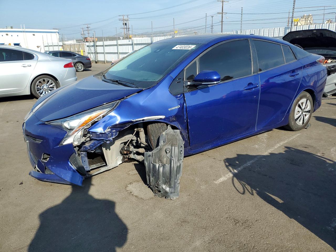 Salvage Toyota Prius Image