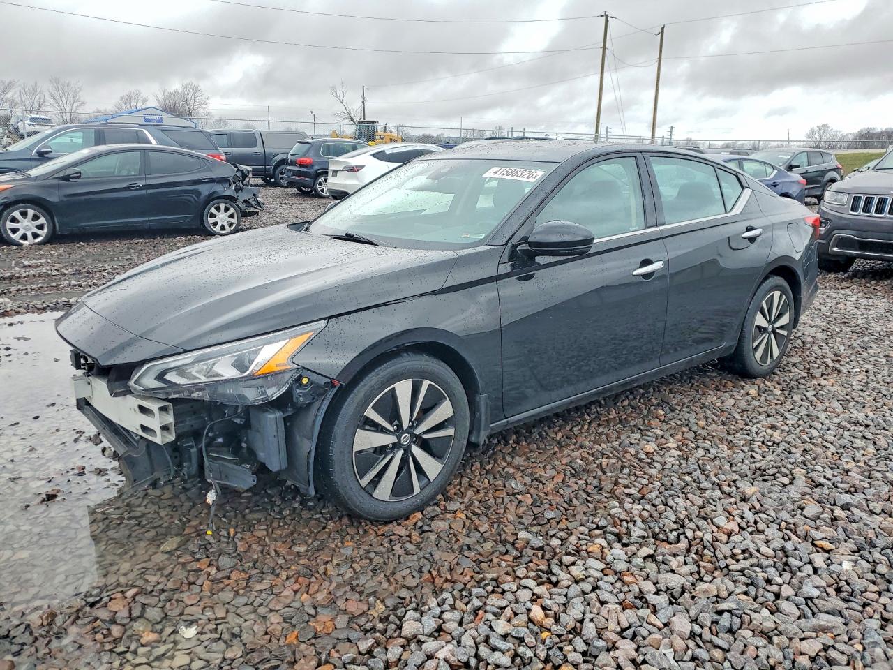 Salvage Nissan Altima Image