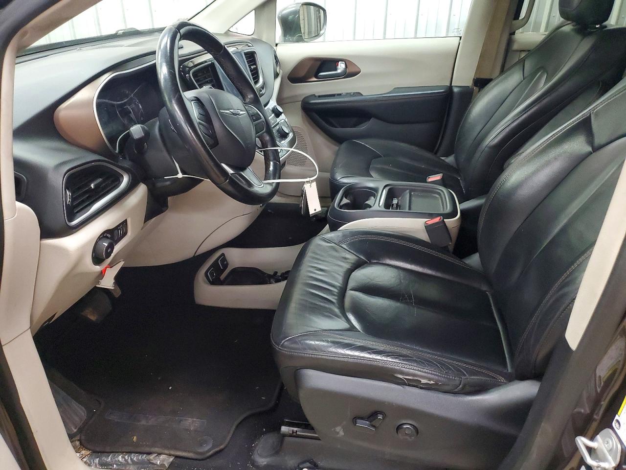Chrysler Pacifica Touring L