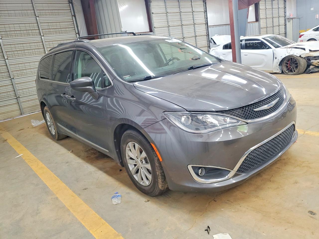 Chrysler Pacifica Touring L