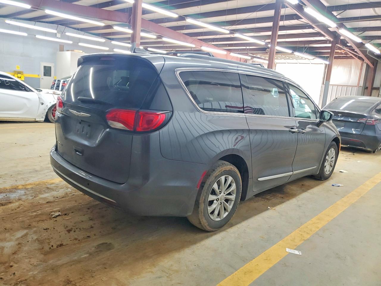Chrysler Pacifica Touring L