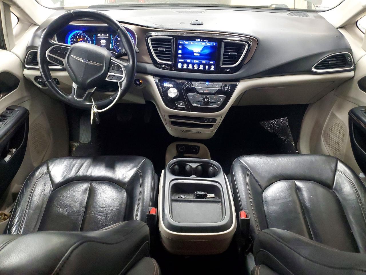 Chrysler Pacifica Touring L