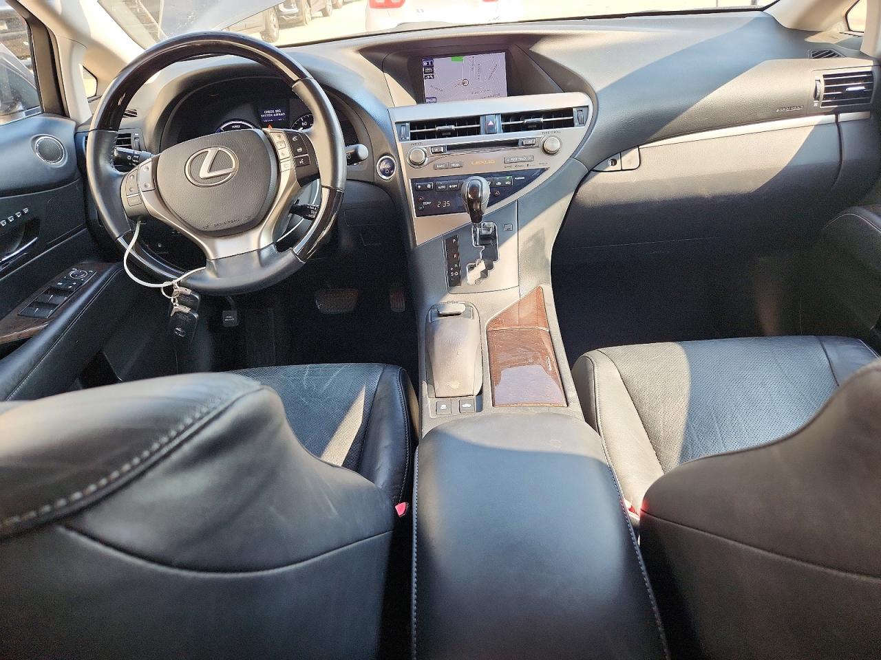 Lexus RX Base