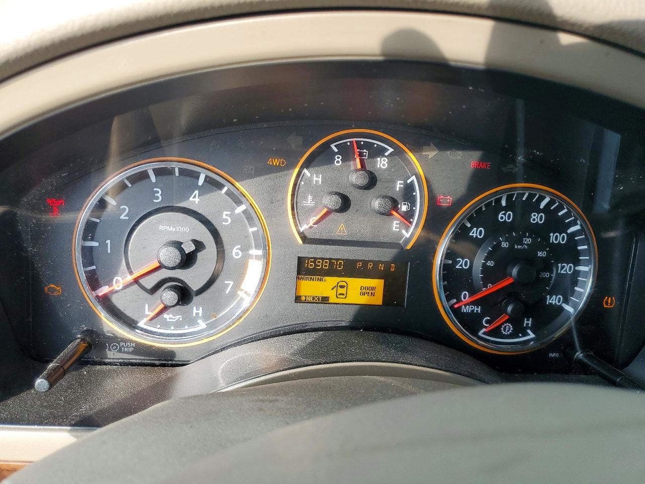 Nissan Armada Platinum