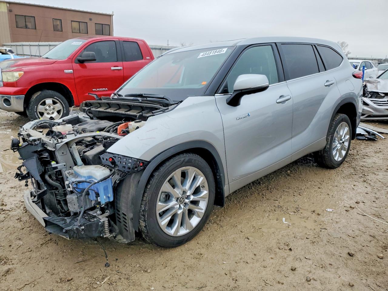 Salvage Toyota Highlander Image