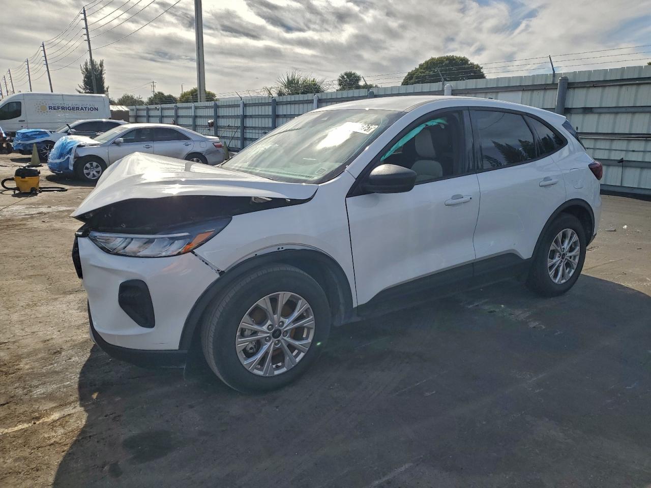 Salvage Ford Escape Image