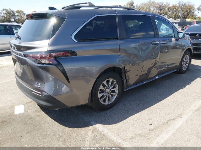 Toyota Sienna Xle