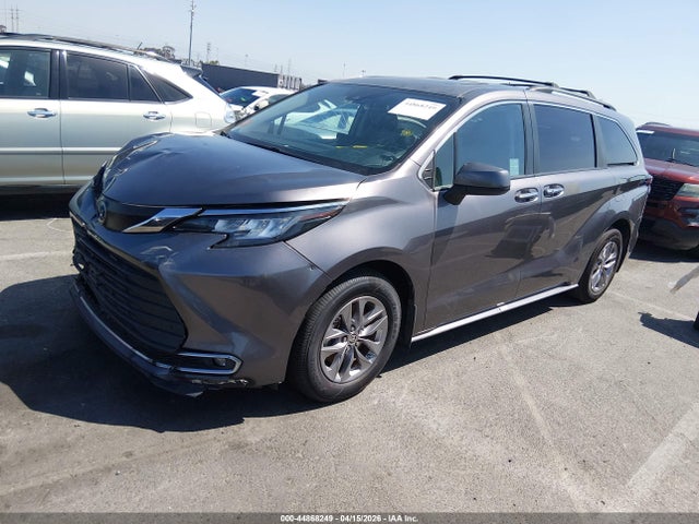 Toyota Sienna Xle
