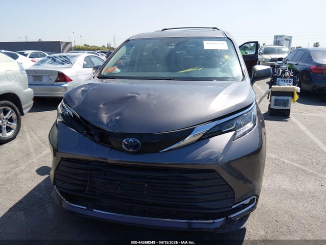Toyota Sienna Xle
