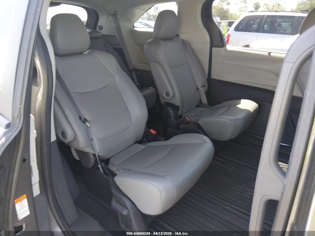 Toyota Sienna Xle