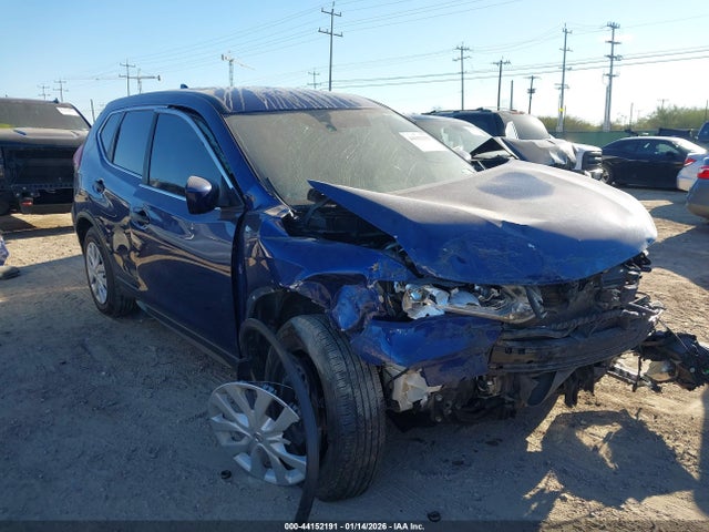 Salvage Nissan Rogue Image