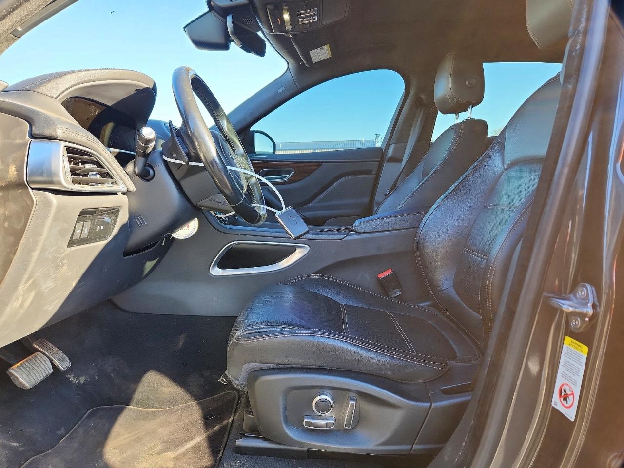 Jaguar F-PACE Premium