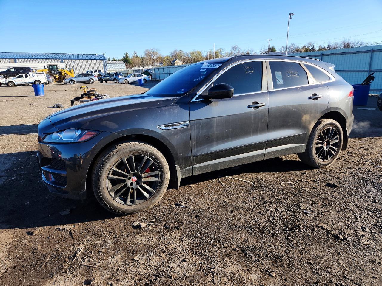 Salvage Jaguar F-PACE Image