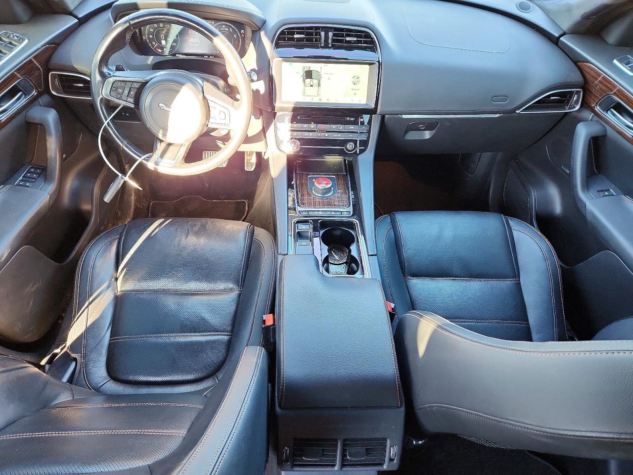 Jaguar F-PACE Premium