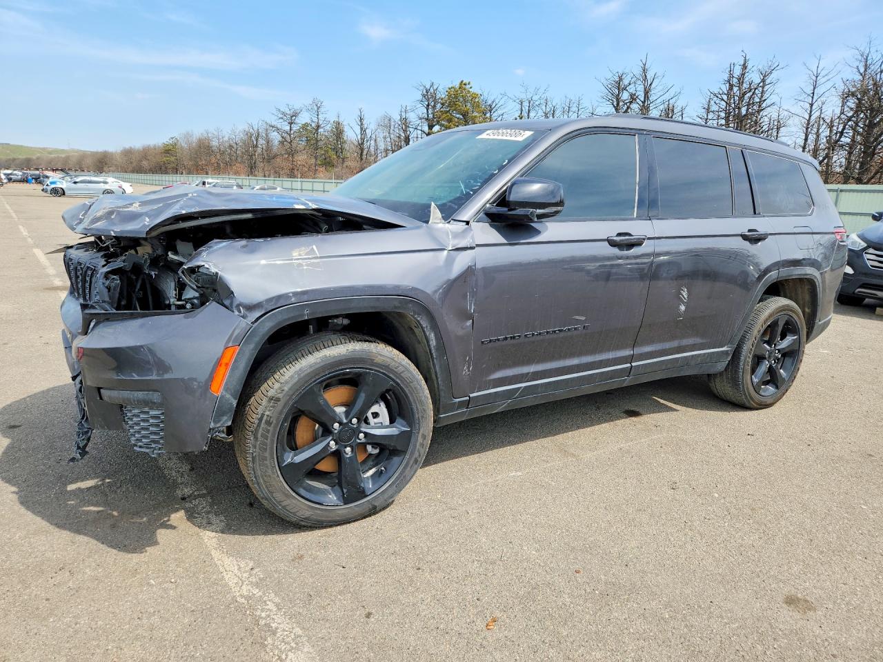Salvage Jeep Cherokee Image