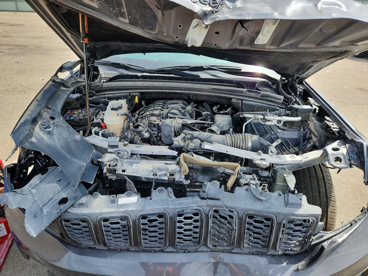 Jeep Cherokee L Laredo