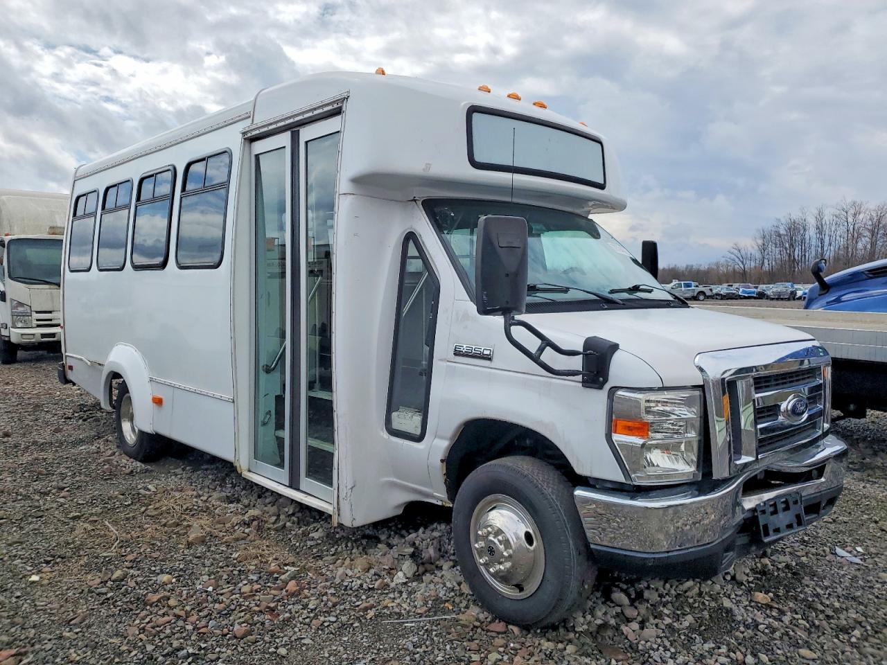 Salvage Ford Econoline Image