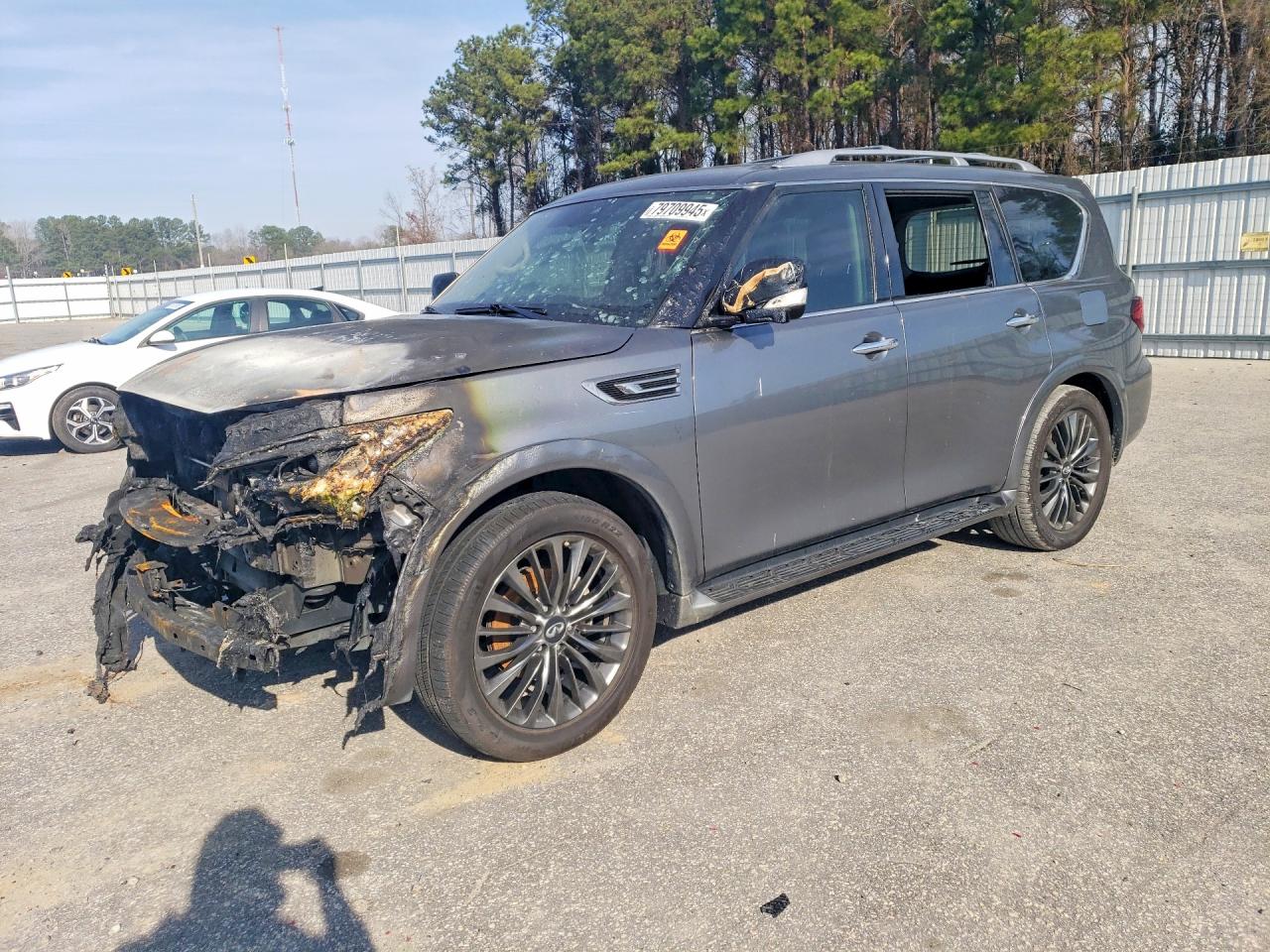 Salvage INFINITI Qx Image