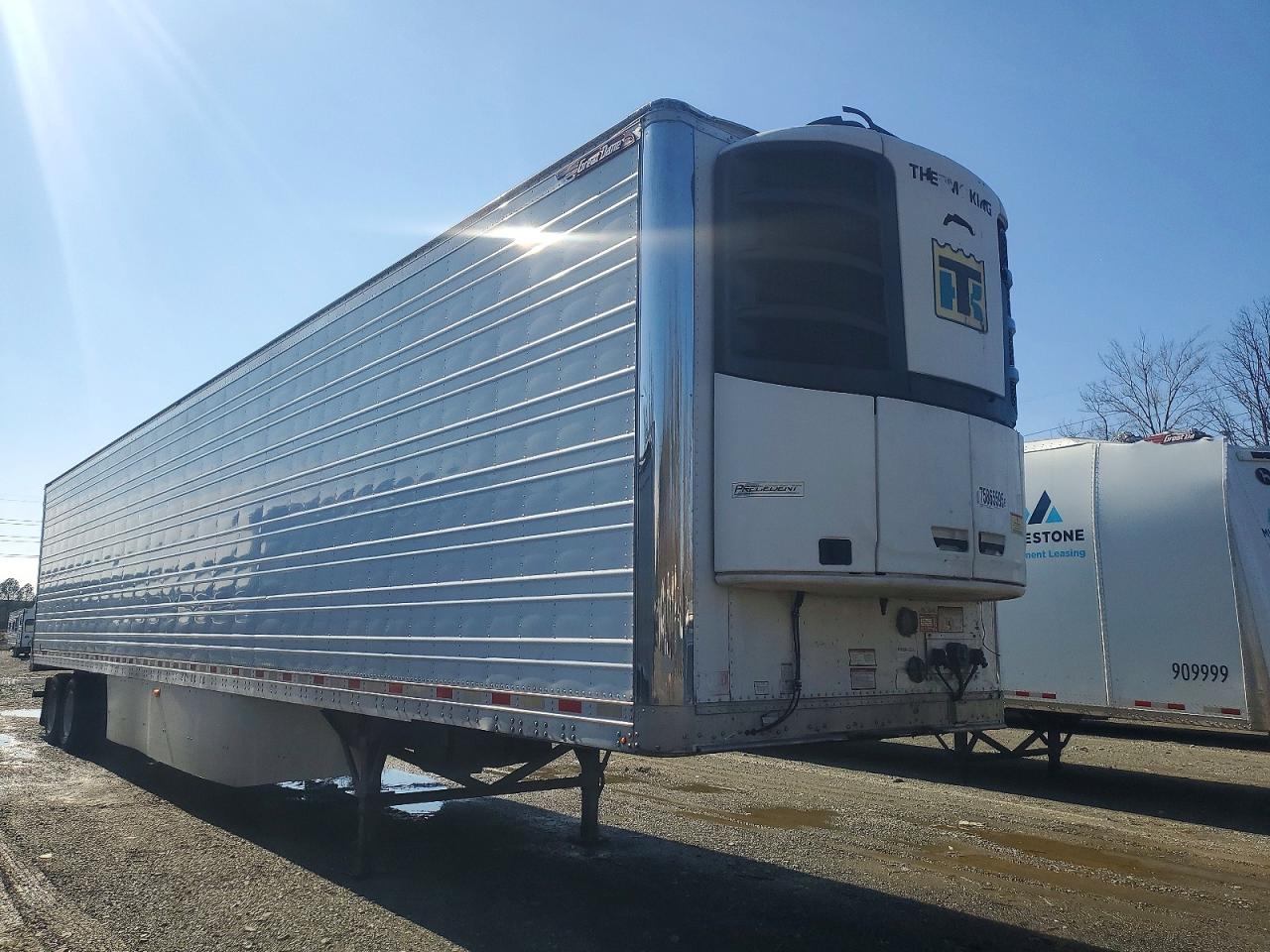 Salvage Great Dane Trailers Image