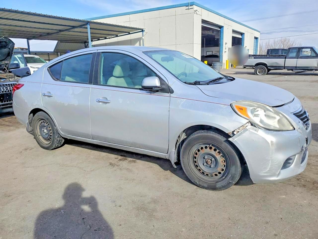 Nissan Versa 1.6 S