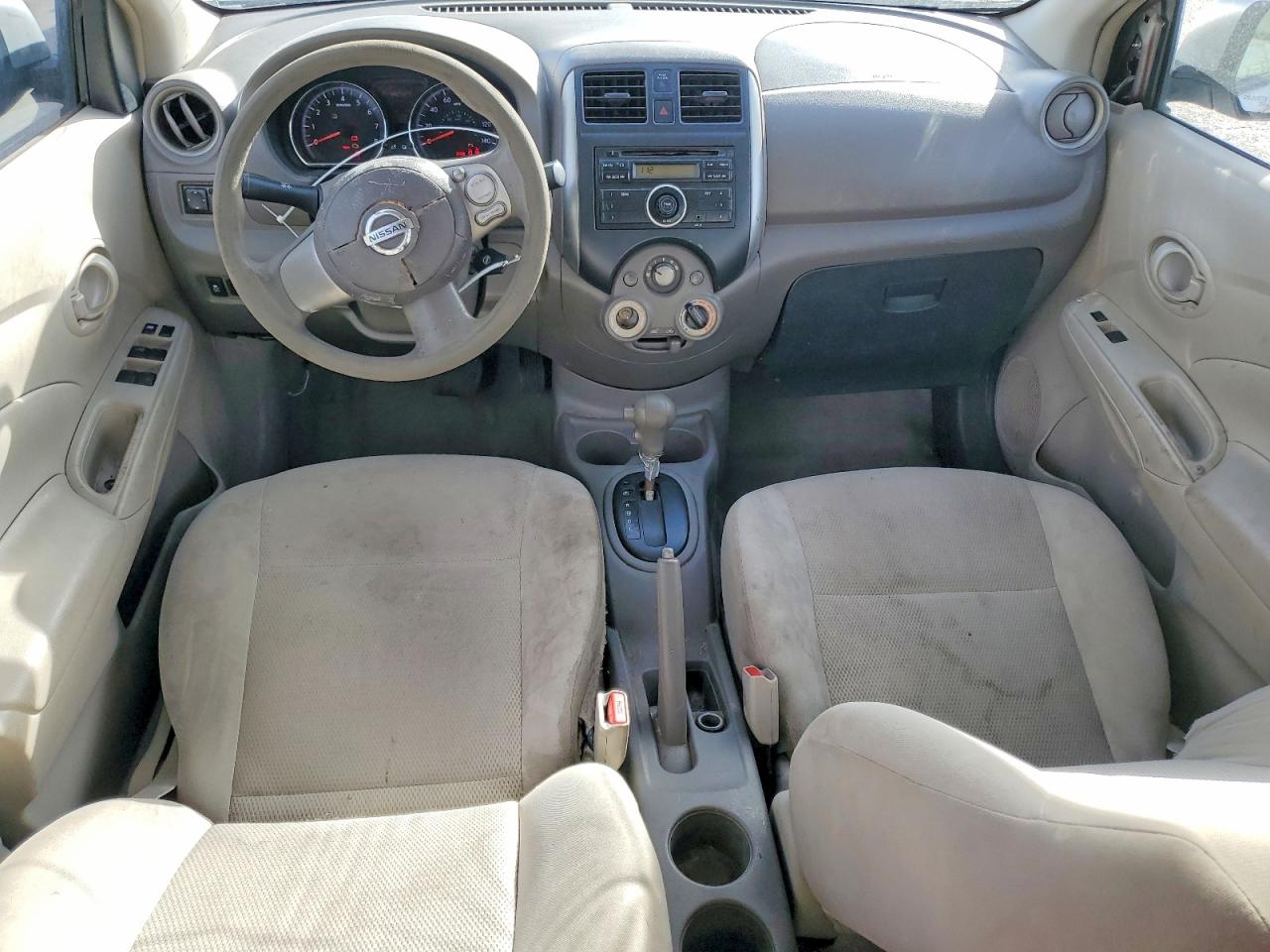 Nissan Versa 1.6 S