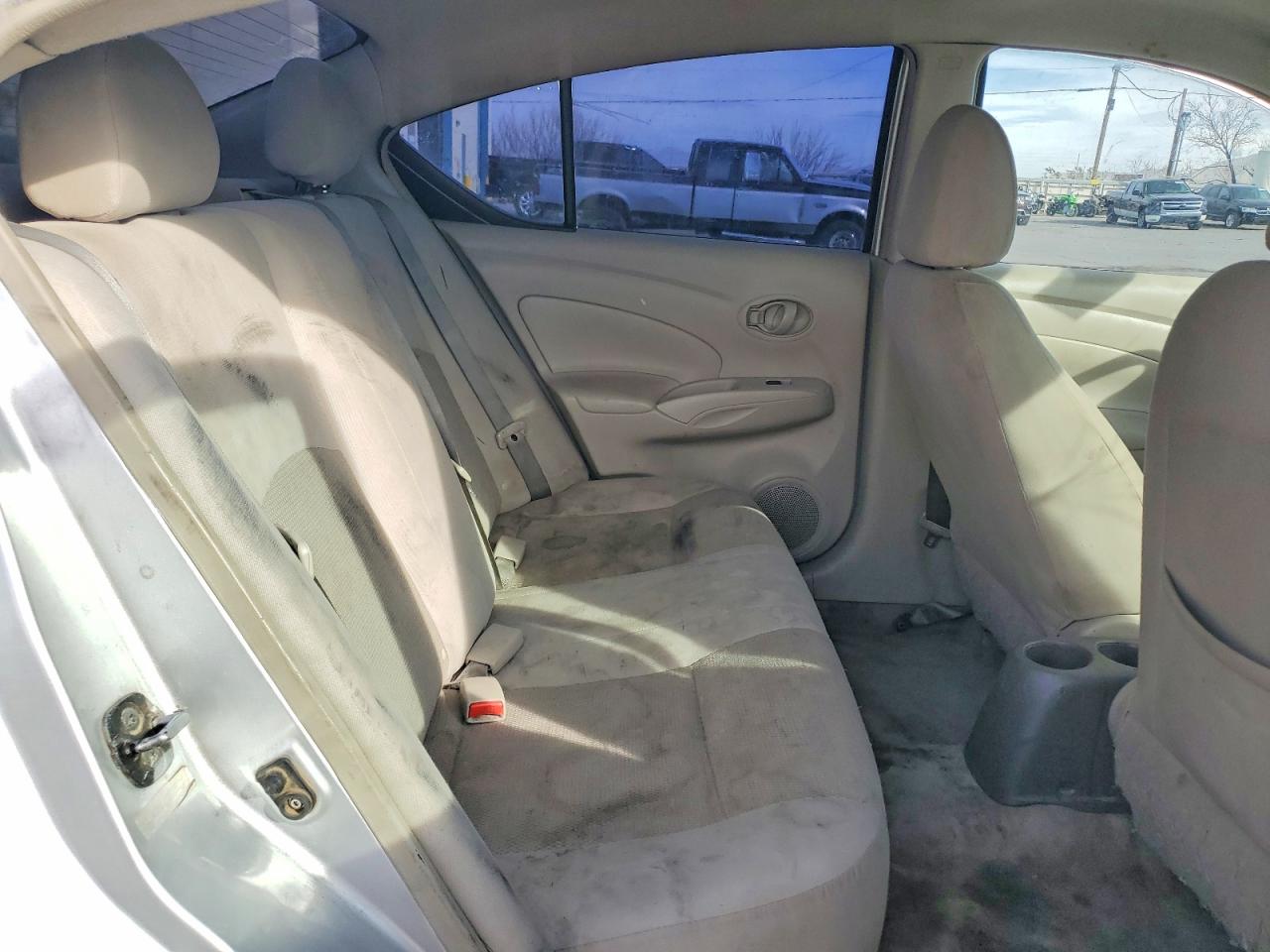 Nissan Versa 1.6 S