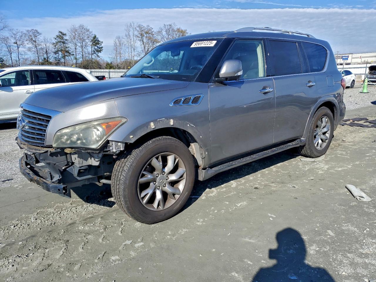 Salvage INFINITI Qx Image