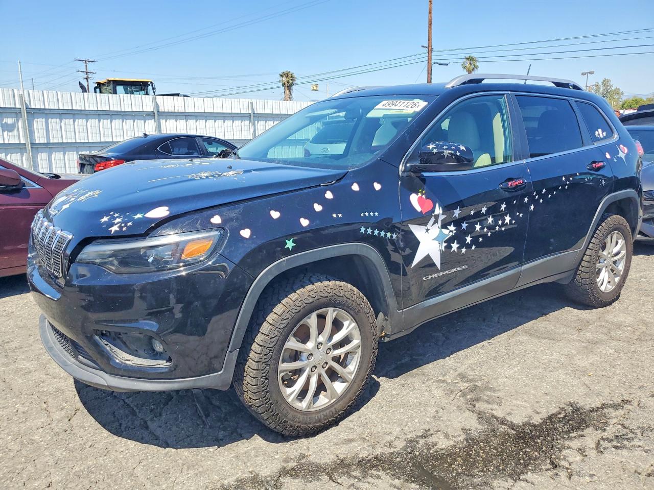 Salvage Jeep Cherokee Image